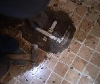 酉阳卫生间漏水维修公司为您分享下卫生间渗水如何处理及注意事项